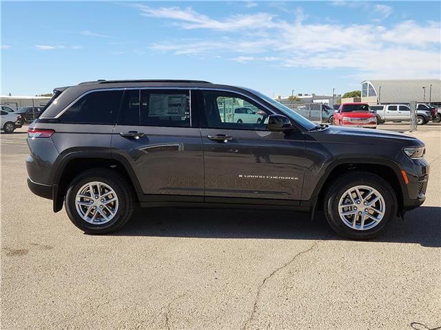 new 2025 Jeep Grand Cherokee car, priced at $47,585