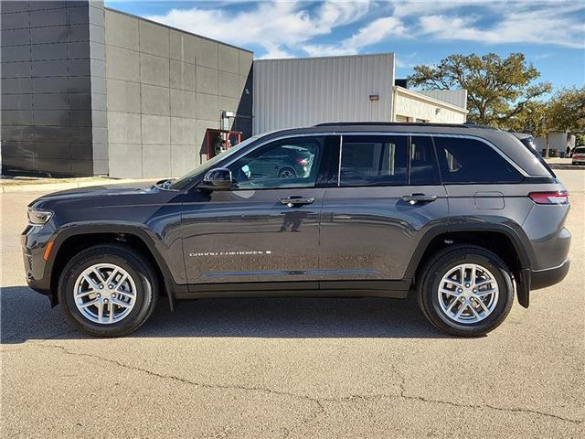 new 2025 Jeep Grand Cherokee car, priced at $47,585