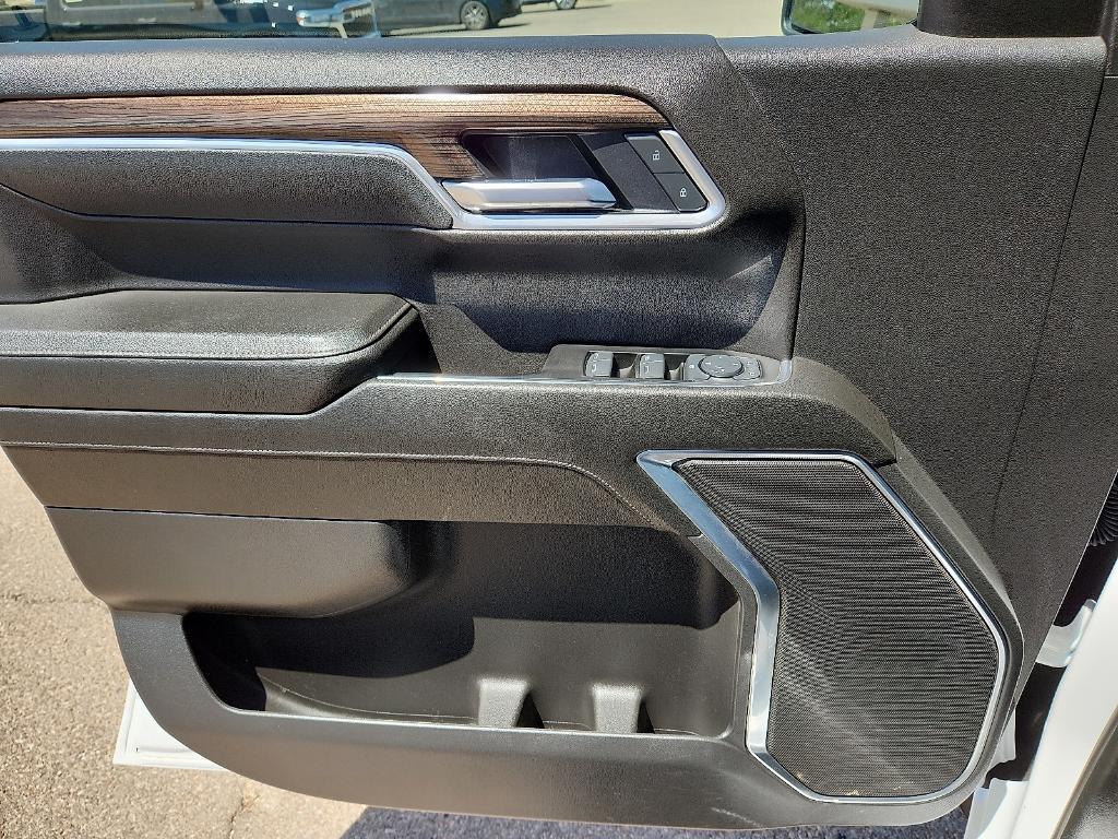 used 2025 Chevrolet Silverado 1500 car, priced at $46,220