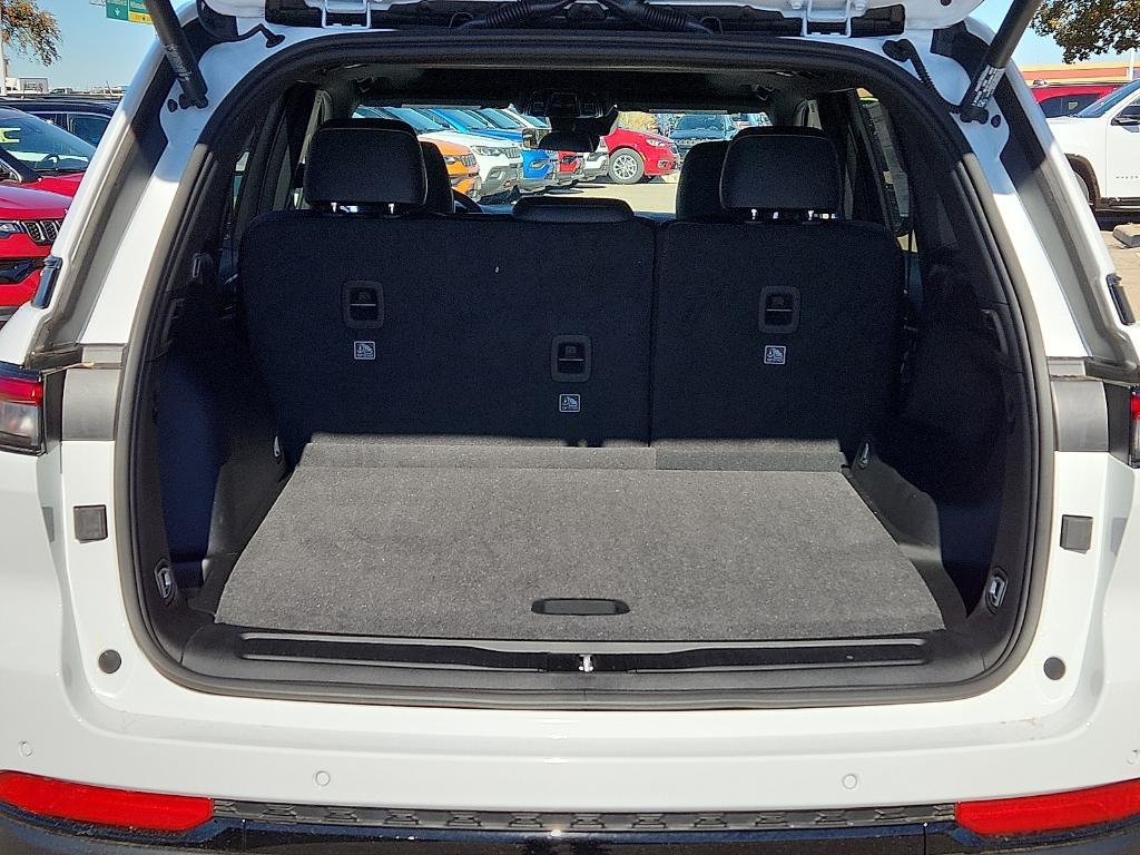 new 2025 Jeep Grand Cherokee car, priced at $39,914