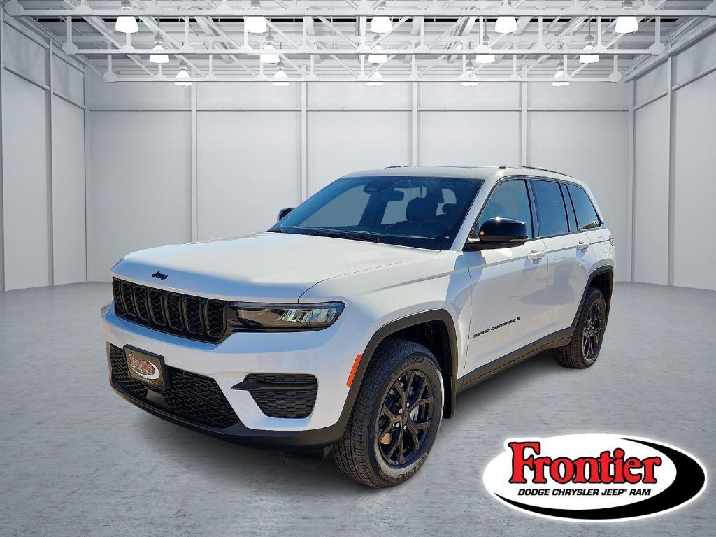 new 2025 Jeep Grand Cherokee car, priced at $39,914