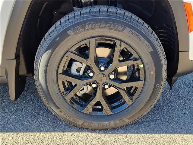 new 2025 Jeep Grand Cherokee car, priced at $40,132