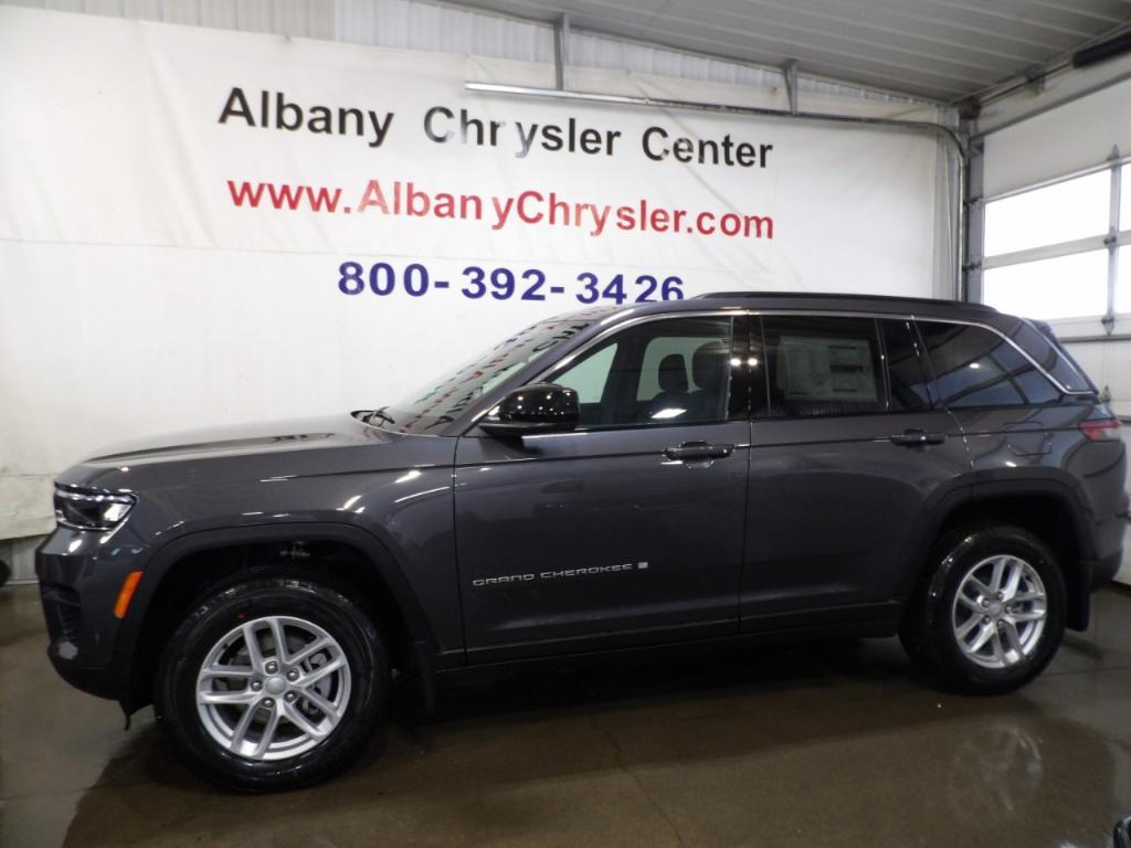 new 2025 Jeep Grand Cherokee car, priced at $43,273