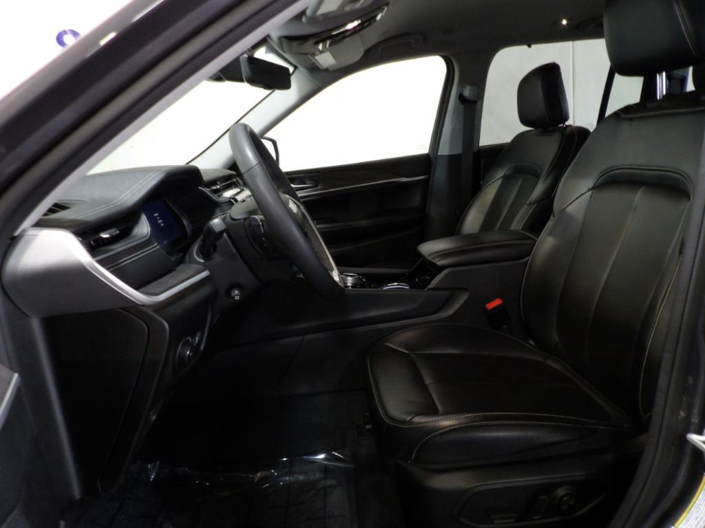 used 2023 Jeep Grand Cherokee car, priced at $31,990