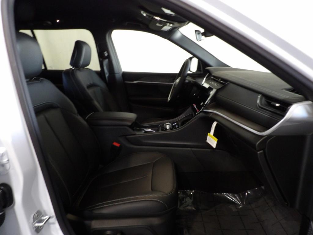 new 2026 Jeep Grand Cherokee car, priced at $47,291