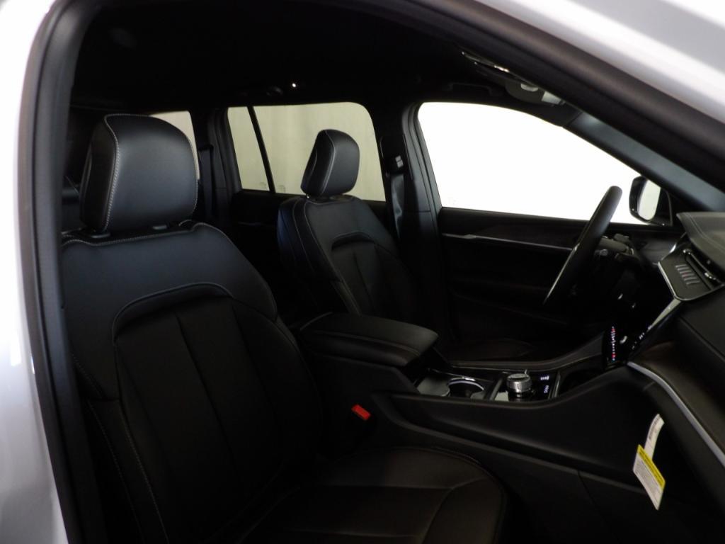new 2026 Jeep Grand Cherokee car, priced at $47,291