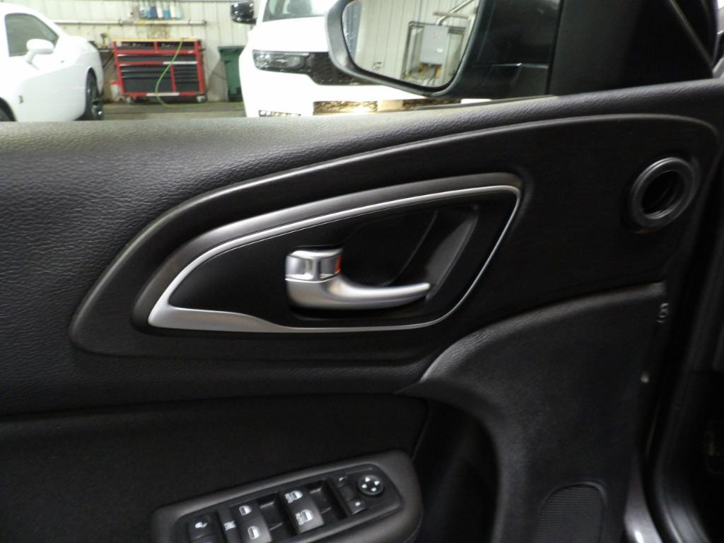 used 2016 Chrysler 200 car, priced at $15,990