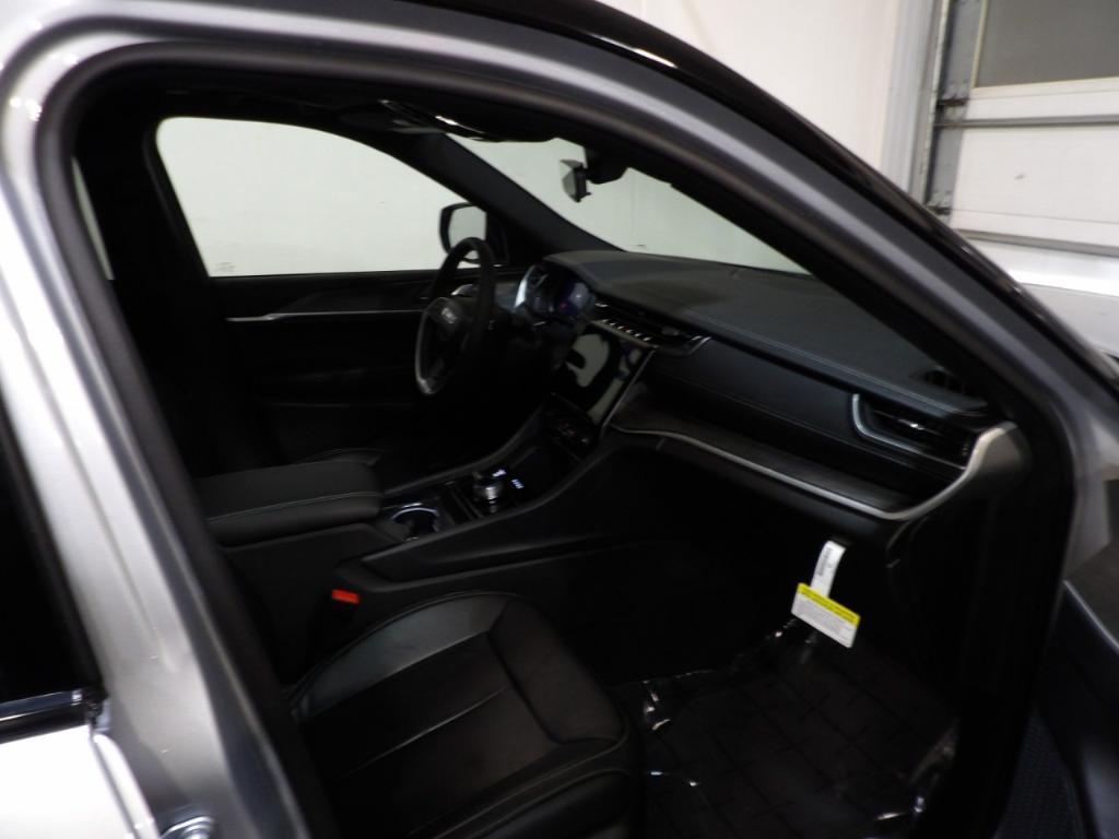 new 2025 Jeep Grand Cherokee car, priced at $51,868