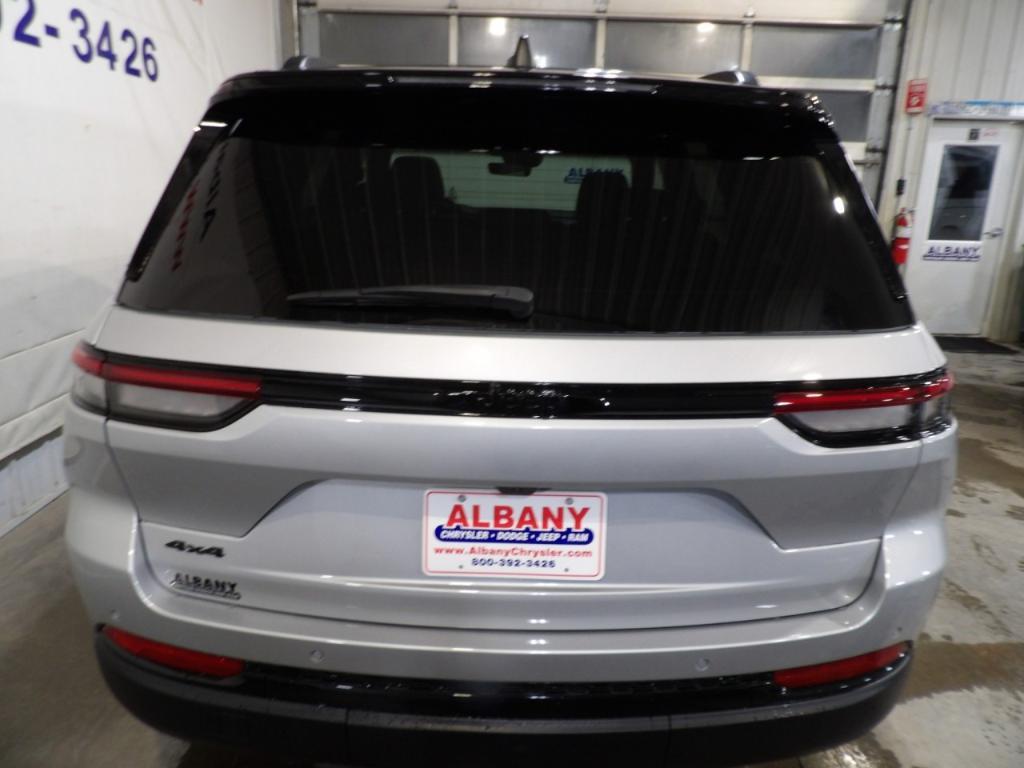 new 2025 Jeep Grand Cherokee car, priced at $51,868