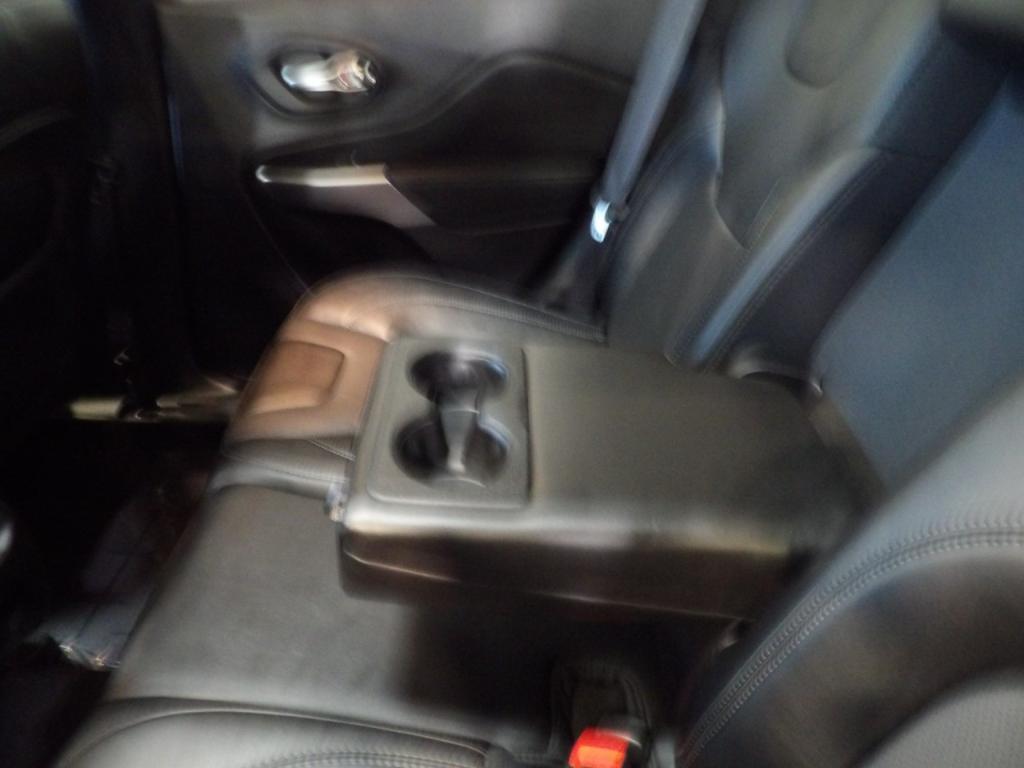 used 2022 Jeep Cherokee car, priced at $27,990