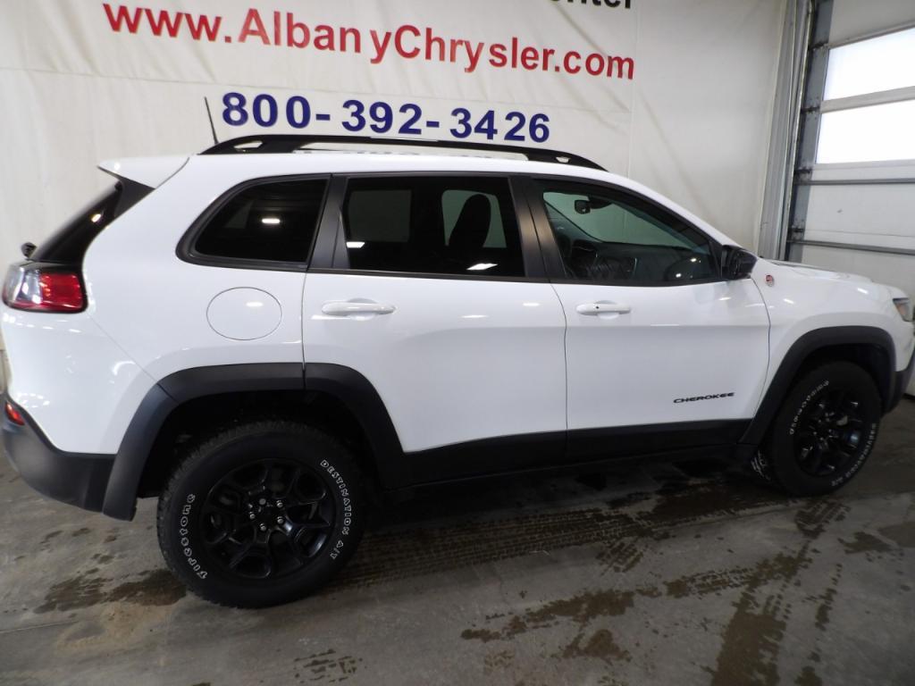 used 2022 Jeep Cherokee car, priced at $25,990