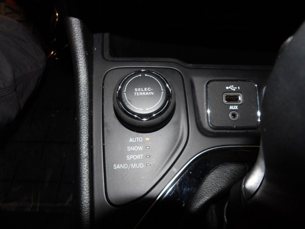 used 2020 Jeep Cherokee car, priced at $22,990