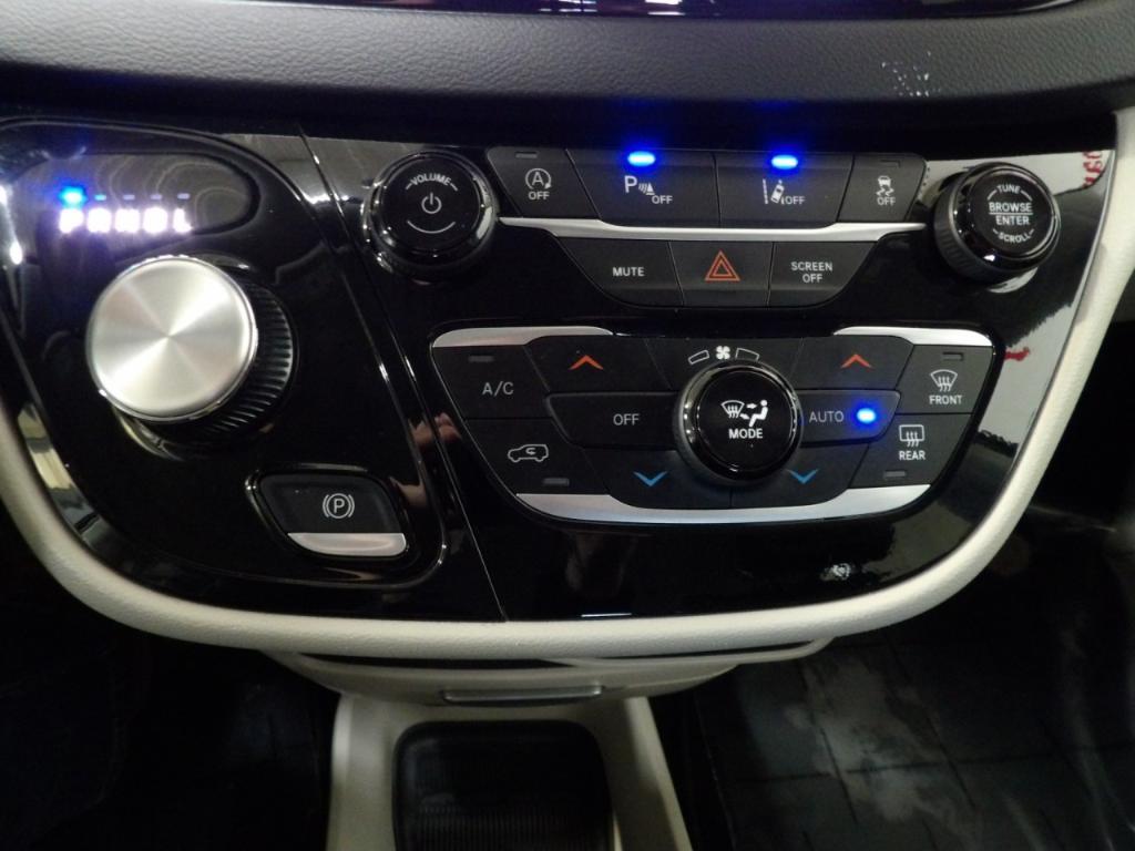 used 2024 Chrysler Pacifica car, priced at $28,990