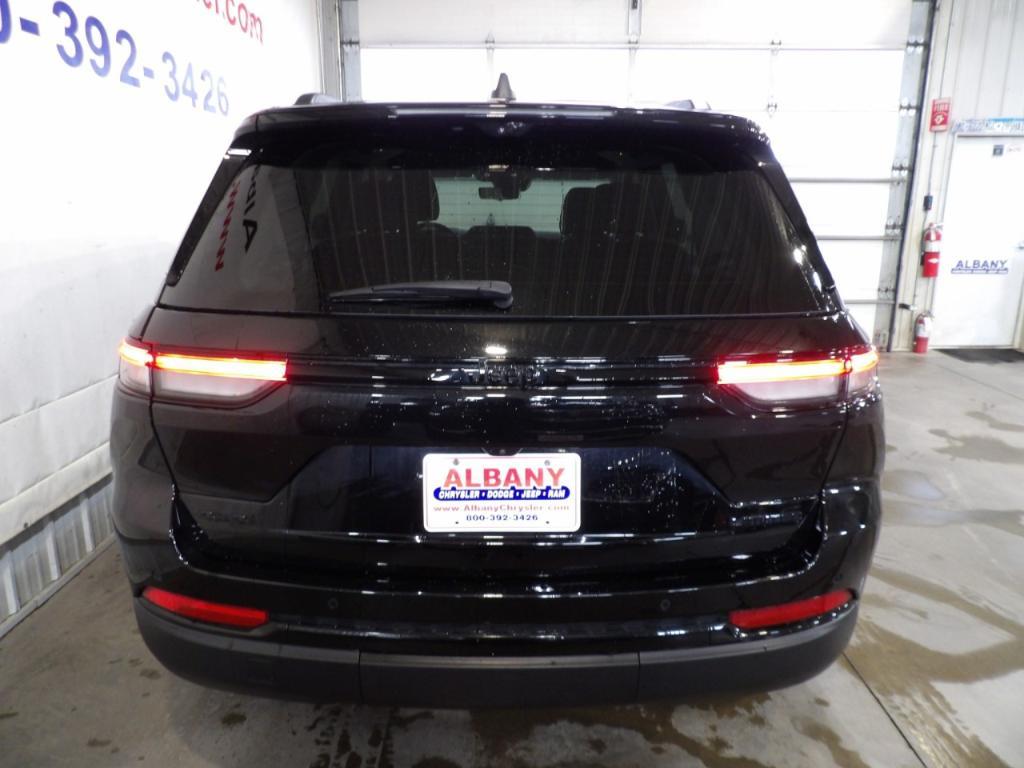 used 2023 Jeep Grand Cherokee car, priced at $31,990