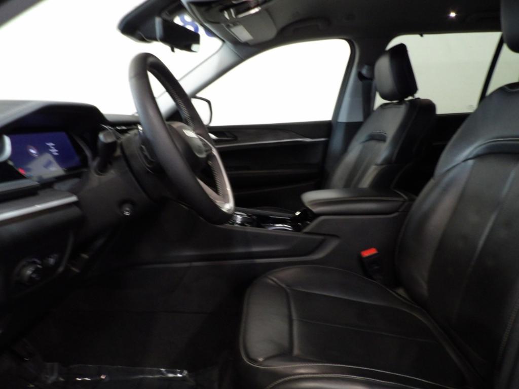 used 2023 Jeep Grand Cherokee car, priced at $31,990