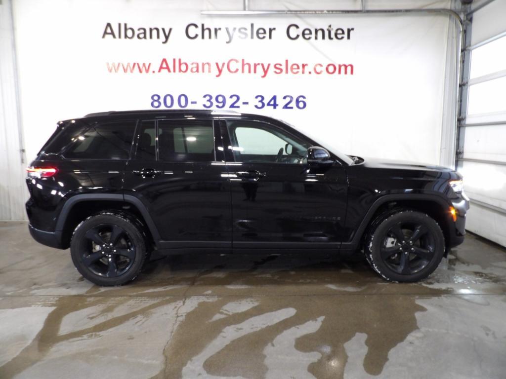used 2023 Jeep Grand Cherokee car, priced at $31,990