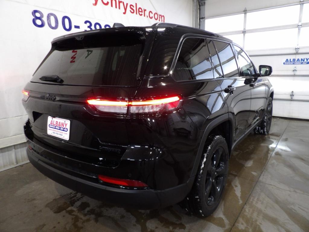 used 2023 Jeep Grand Cherokee car, priced at $31,990