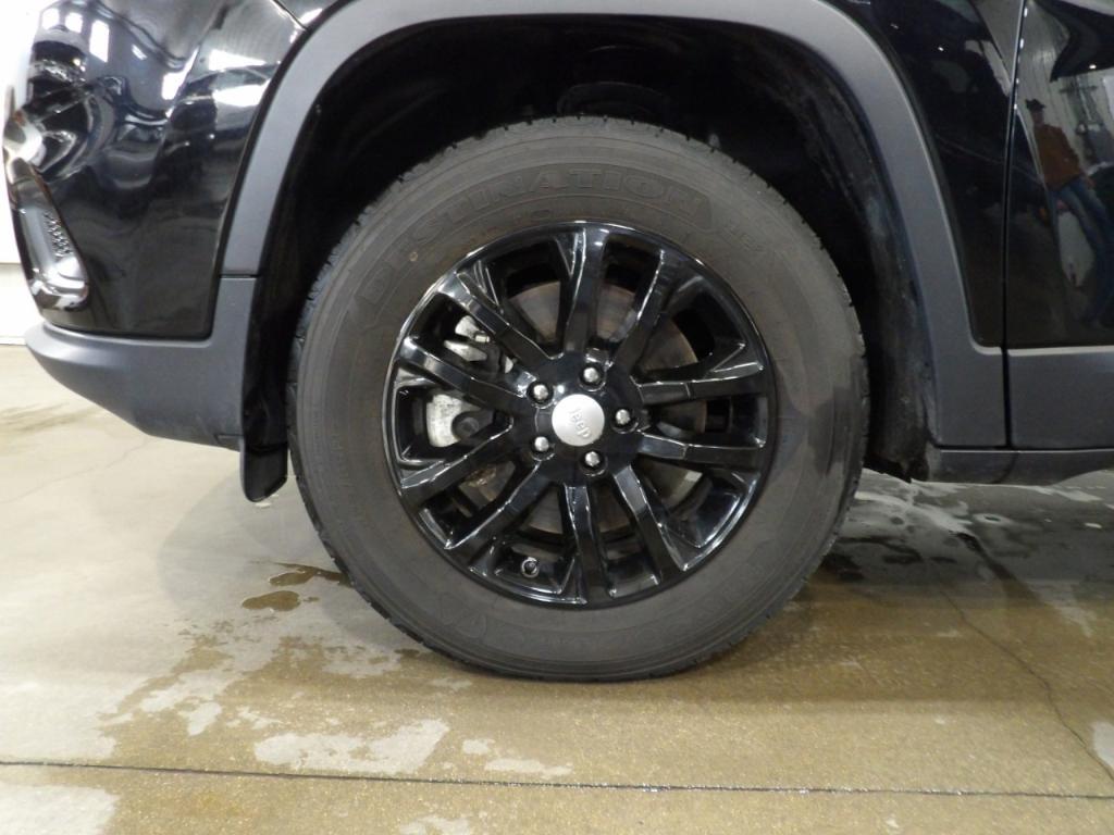 used 2022 Jeep Cherokee car, priced at $26,990