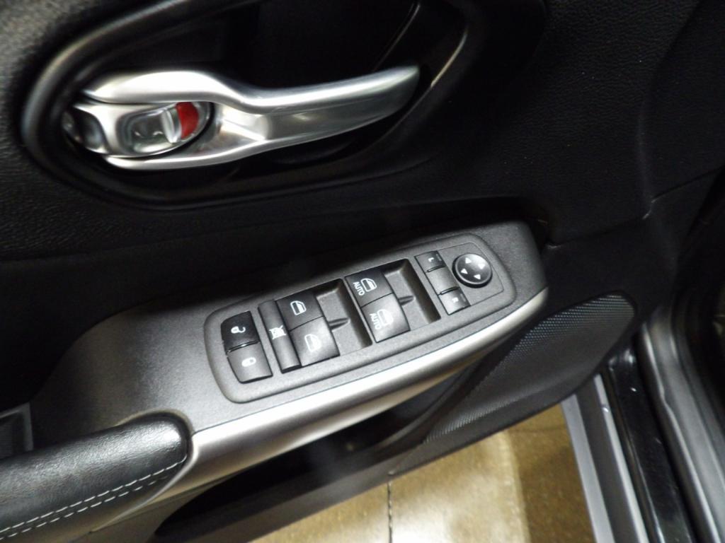 used 2022 Jeep Cherokee car, priced at $26,990