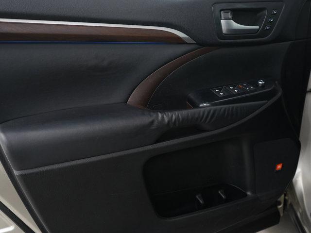 used 2014 Toyota Highlander car, priced at $11,997