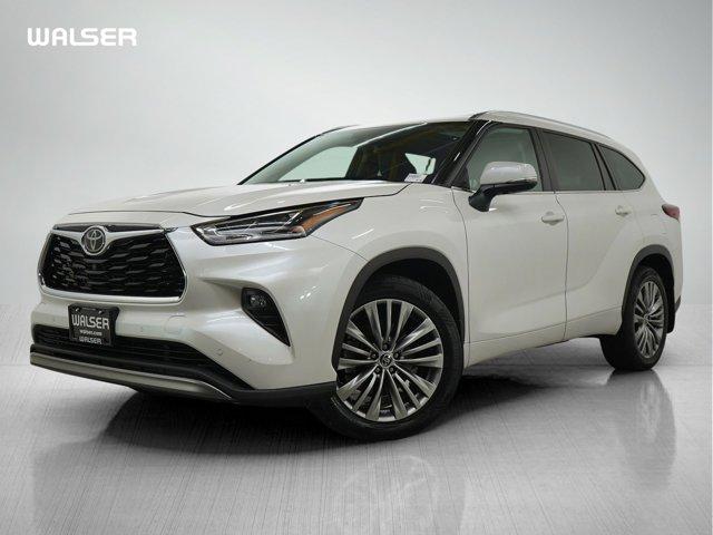used 2021 Toyota Highlander car, priced at $34,249