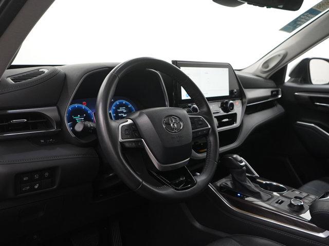 used 2024 Toyota Highlander car, priced at $46,998