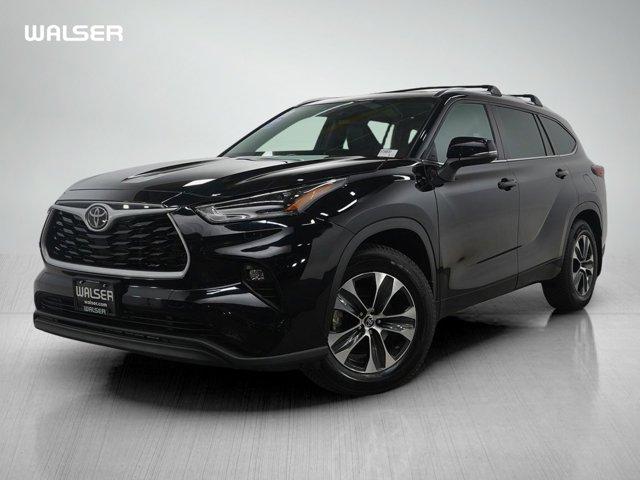 used 2021 Toyota Highlander car, priced at $35,399