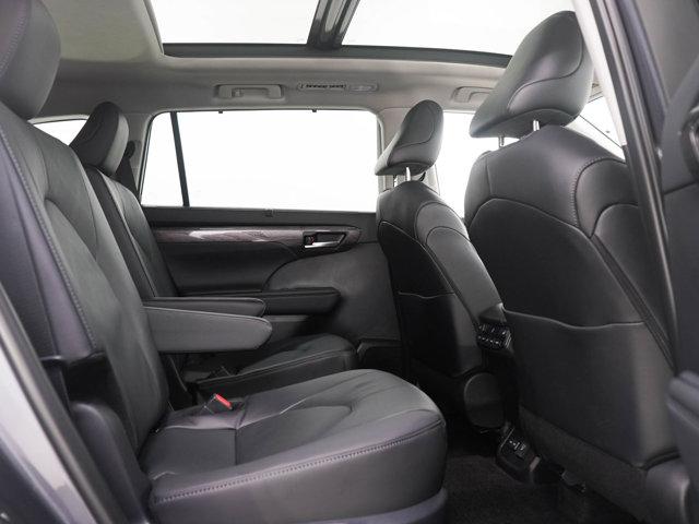used 2025 Toyota Highlander Hybrid car, priced at $56,998