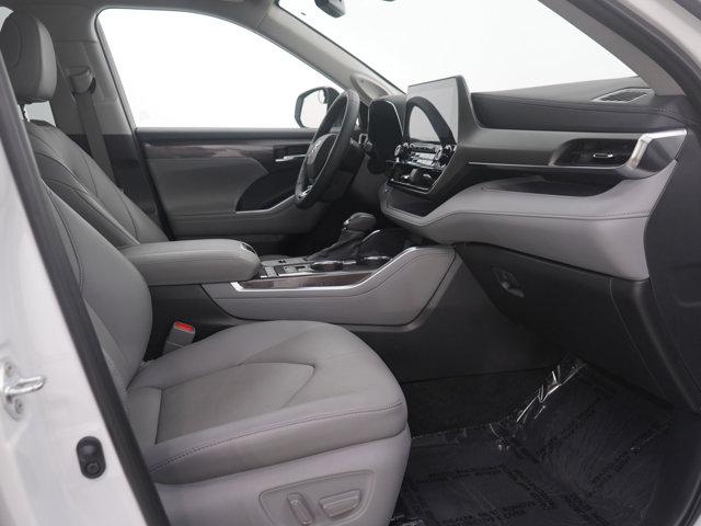 used 2021 Toyota Highlander car, priced at $35,599