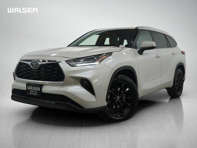 used 2021 Toyota Highlander car, priced at $35,599