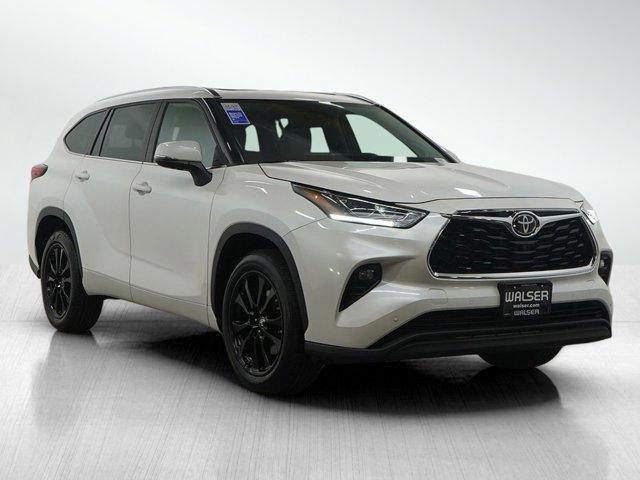 used 2021 Toyota Highlander car, priced at $35,599