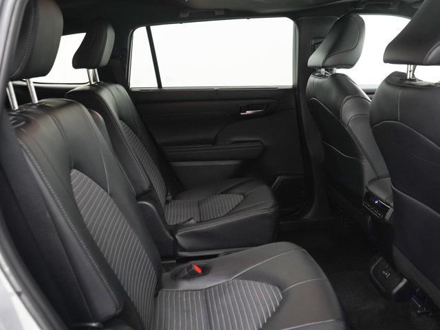 used 2025 Toyota Highlander car, priced at $43,049