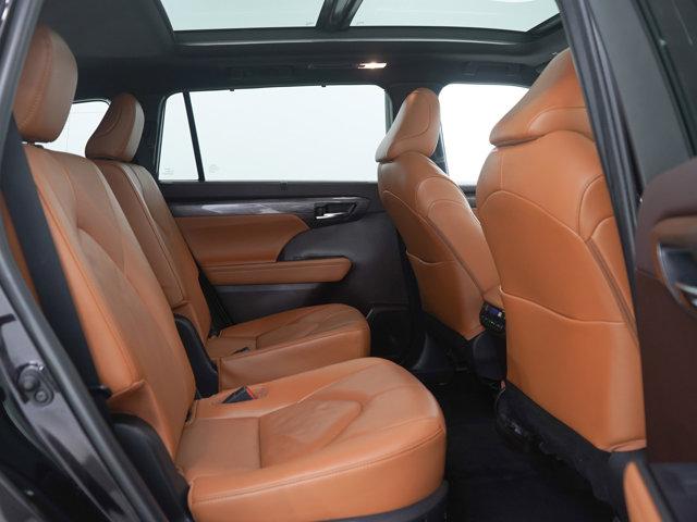 used 2022 Toyota Highlander Hybrid car, priced at $36,499