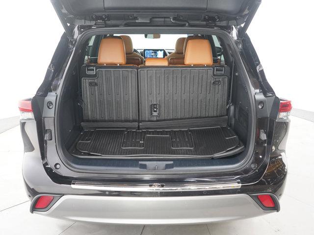used 2022 Toyota Highlander Hybrid car, priced at $36,499
