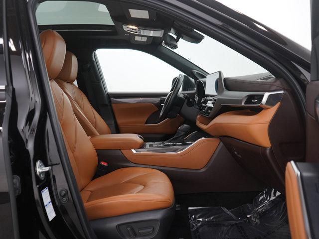 used 2022 Toyota Highlander Hybrid car, priced at $36,499