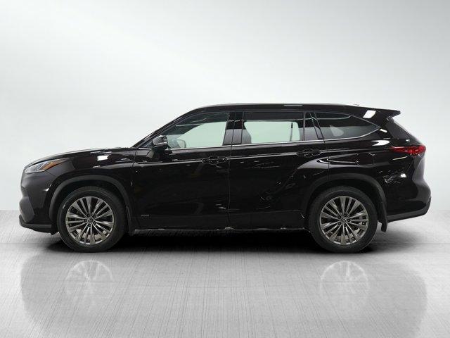 used 2022 Toyota Highlander Hybrid car, priced at $36,499