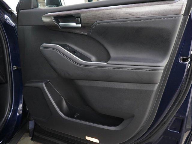 used 2025 Toyota Highlander Hybrid car, priced at $54,849