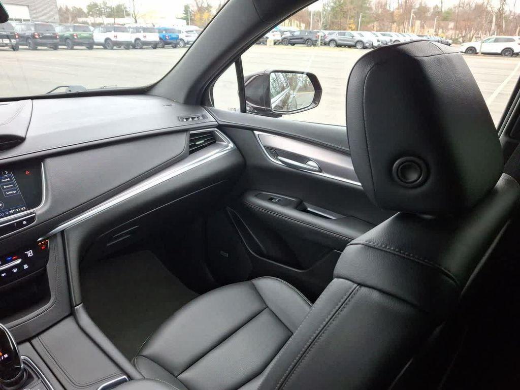 used 2020 Cadillac XT5 car, priced at $21,810