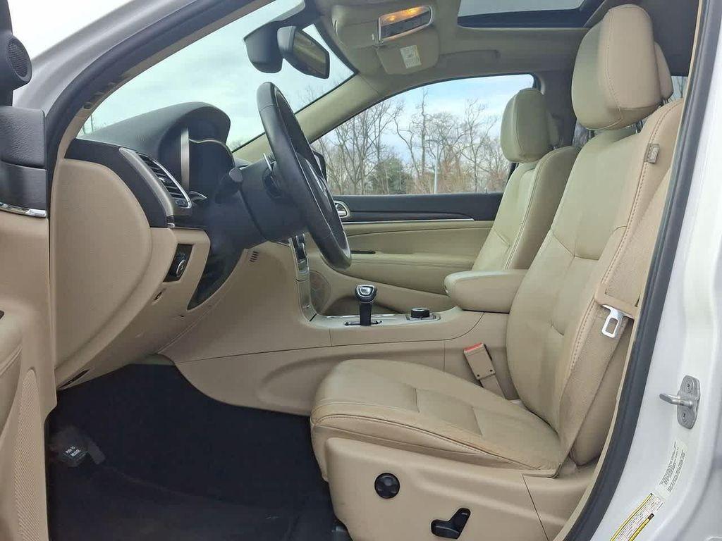 used 2014 Jeep Grand Cherokee car, priced at $11,656