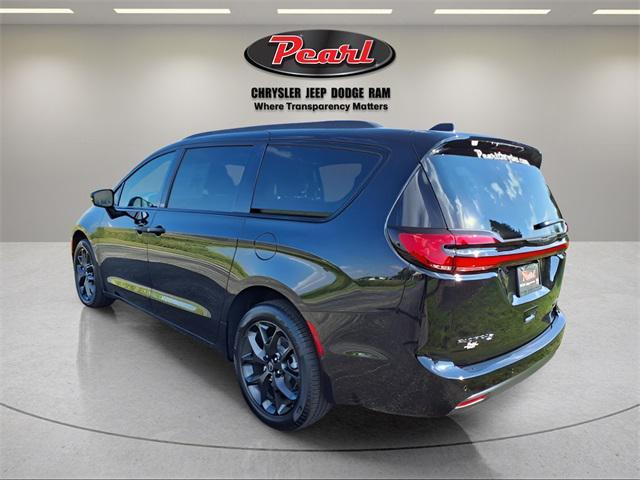 2026 Pxj Chrysler Pacifica