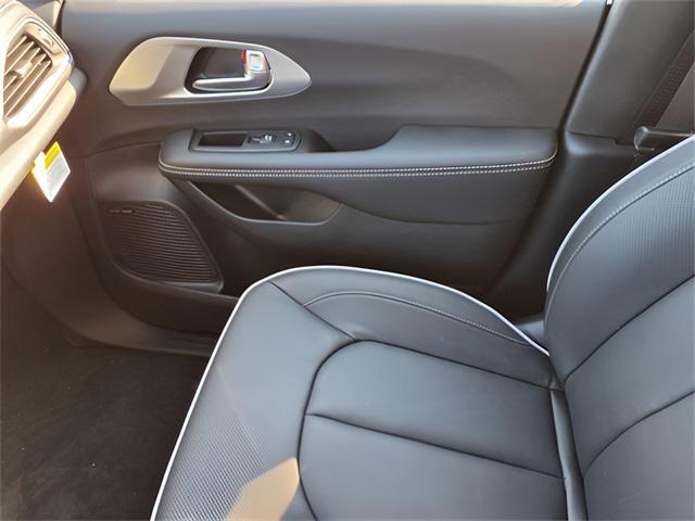 2026 Pxj Chrysler Pacifica