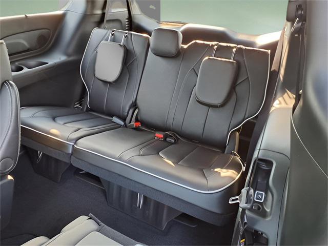 2026 Pxj Chrysler Pacifica