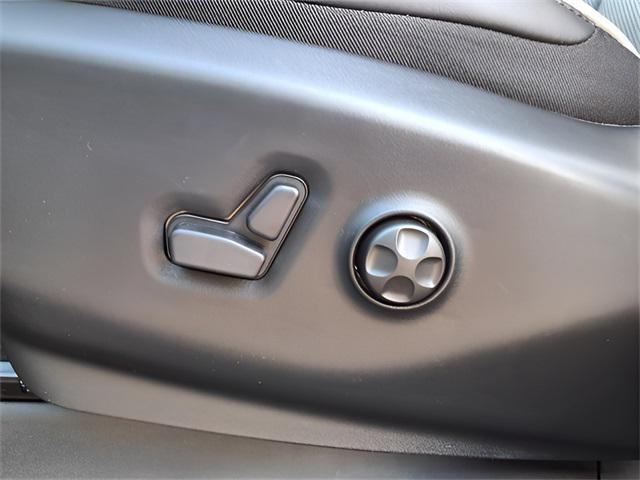 2026 Pxj Chrysler Pacifica