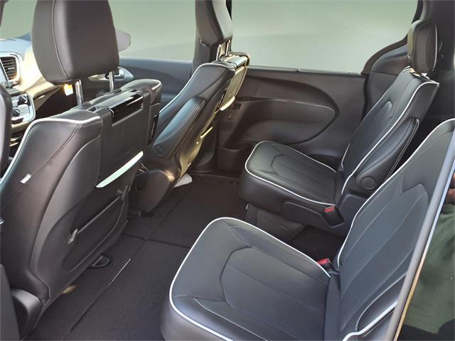 2026 Pxj Chrysler Pacifica