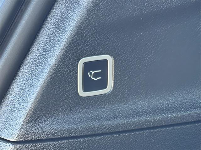 used 2025 Chrysler Pacifica car, priced at $37,999