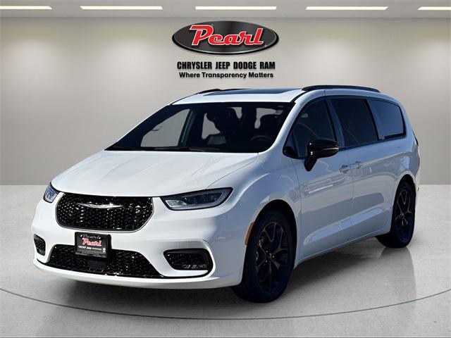 used 2025 Chrysler Pacifica car, priced at $37,999