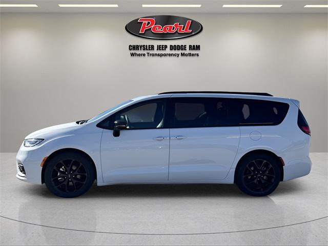 used 2025 Chrysler Pacifica car, priced at $37,999