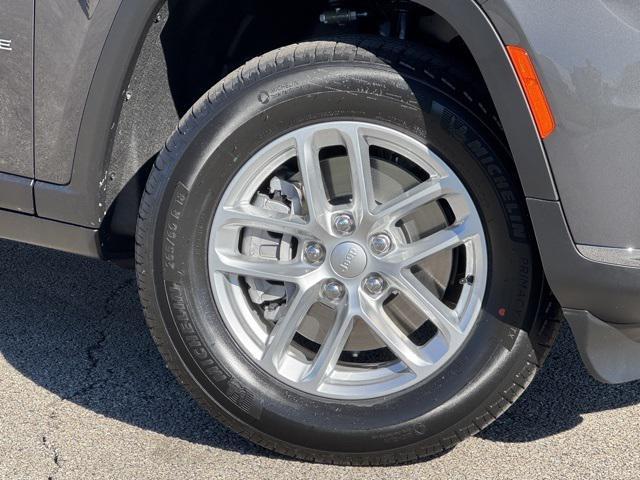 new 2025 Jeep Grand Cherokee L car, priced at $39,847