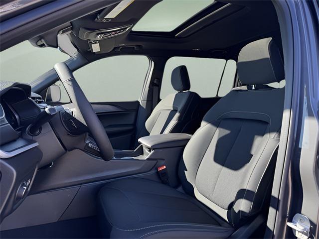 new 2025 Jeep Grand Cherokee L car, priced at $39,847