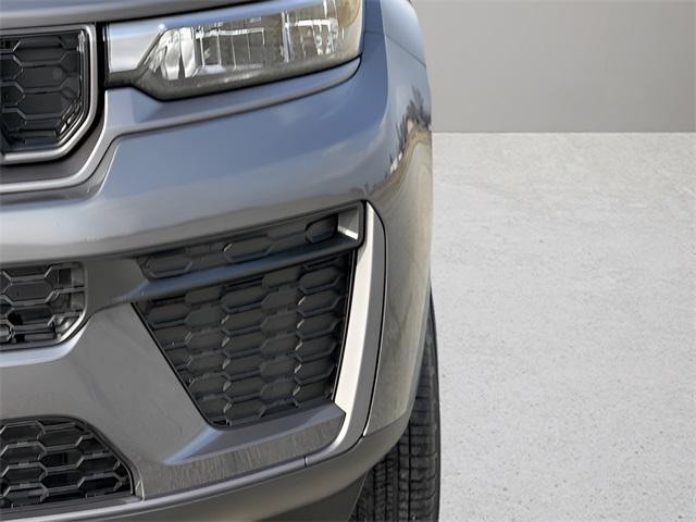 new 2026 Jeep Grand Cherokee car, priced at $46,979
